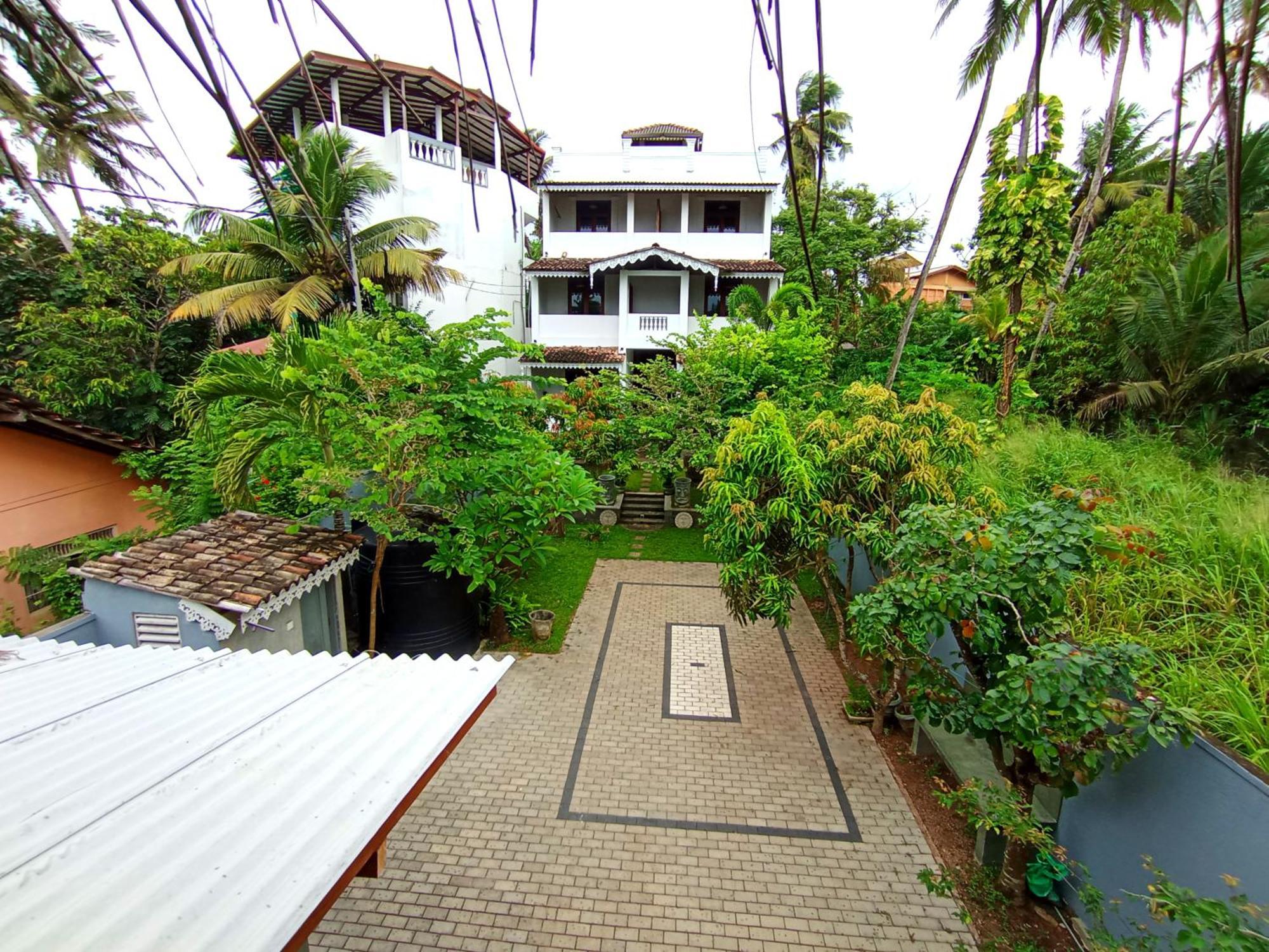 Hotel Lavender Mirissa Exterior foto